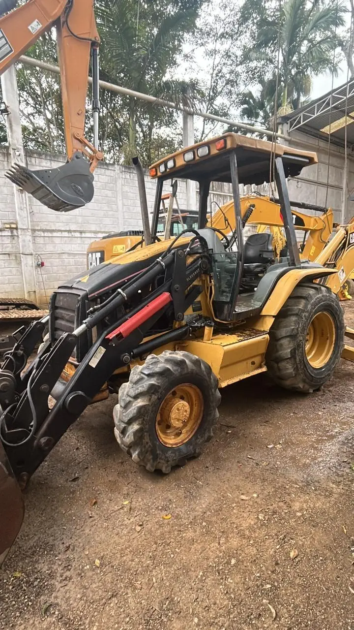 Retroexcavadora Caterpillar 420D 2002