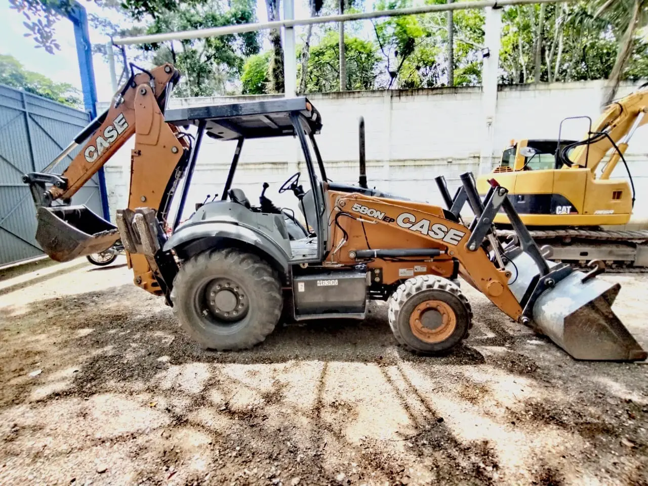 Retroexcavadora Case 580N EP 2017, 2365 Horas
