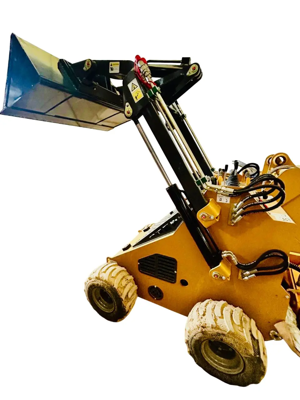 Mini Cargador BMS380 con Neumáticos, Bote 0.15 m³ Tipo Bobcat