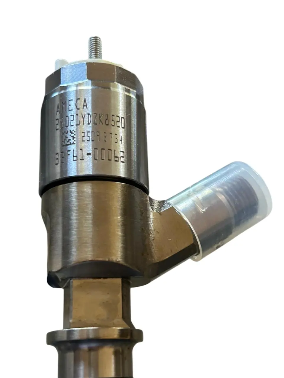 Inyector de combustible diésel 2605656