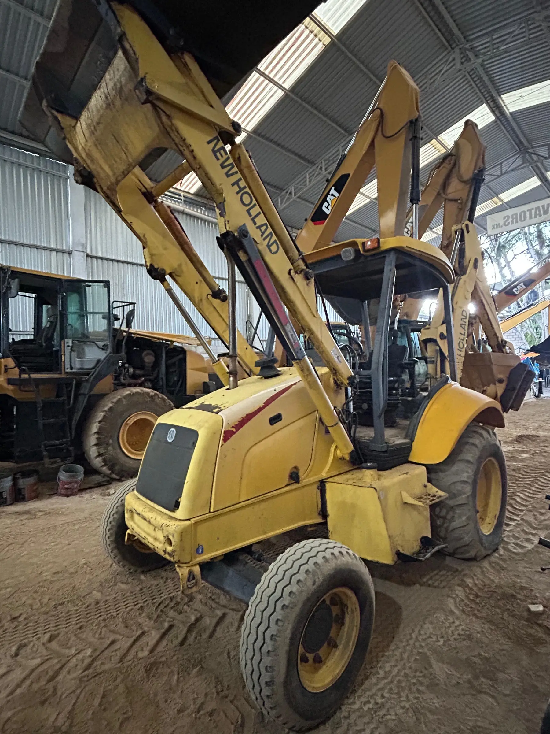 Retroexcavadora New Holland LB75B 2003