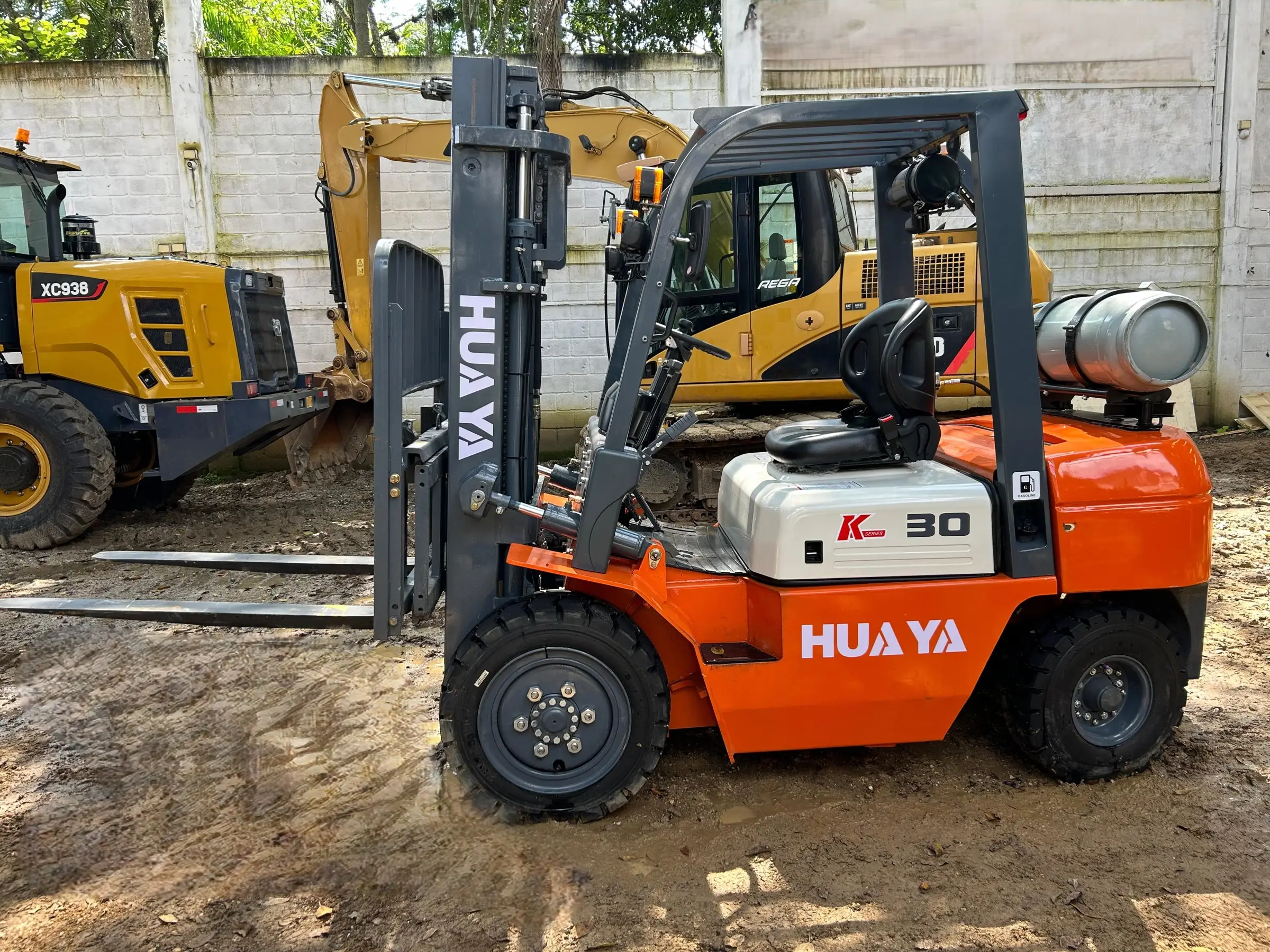 Montacargas Huaya CPC30, 3 Ton, Motor Nissan K25 Tipo Toyota
