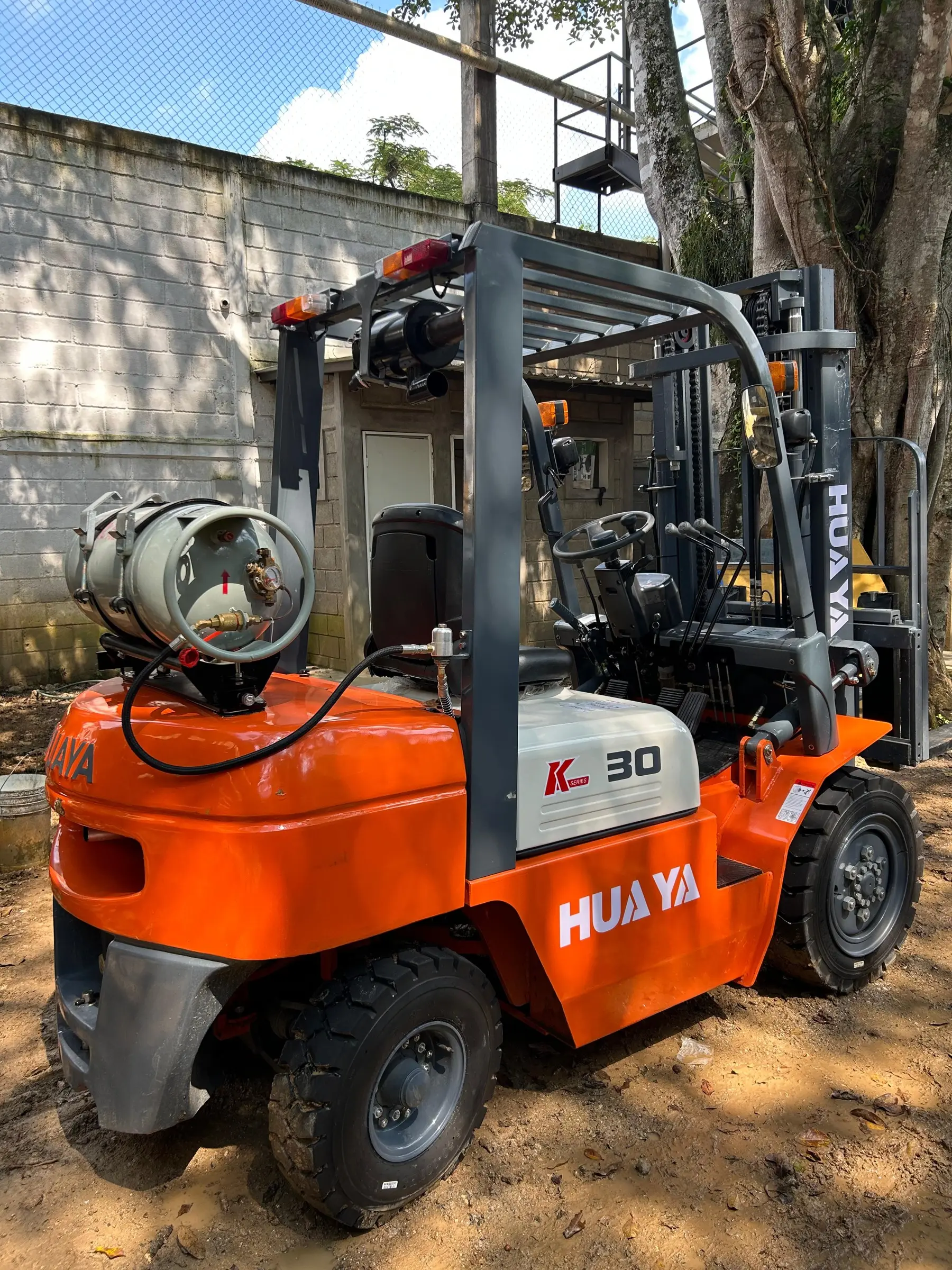 Montacargas Huaya CPC30, 3 Ton, Motor Nissan K25 Tipo Toyota