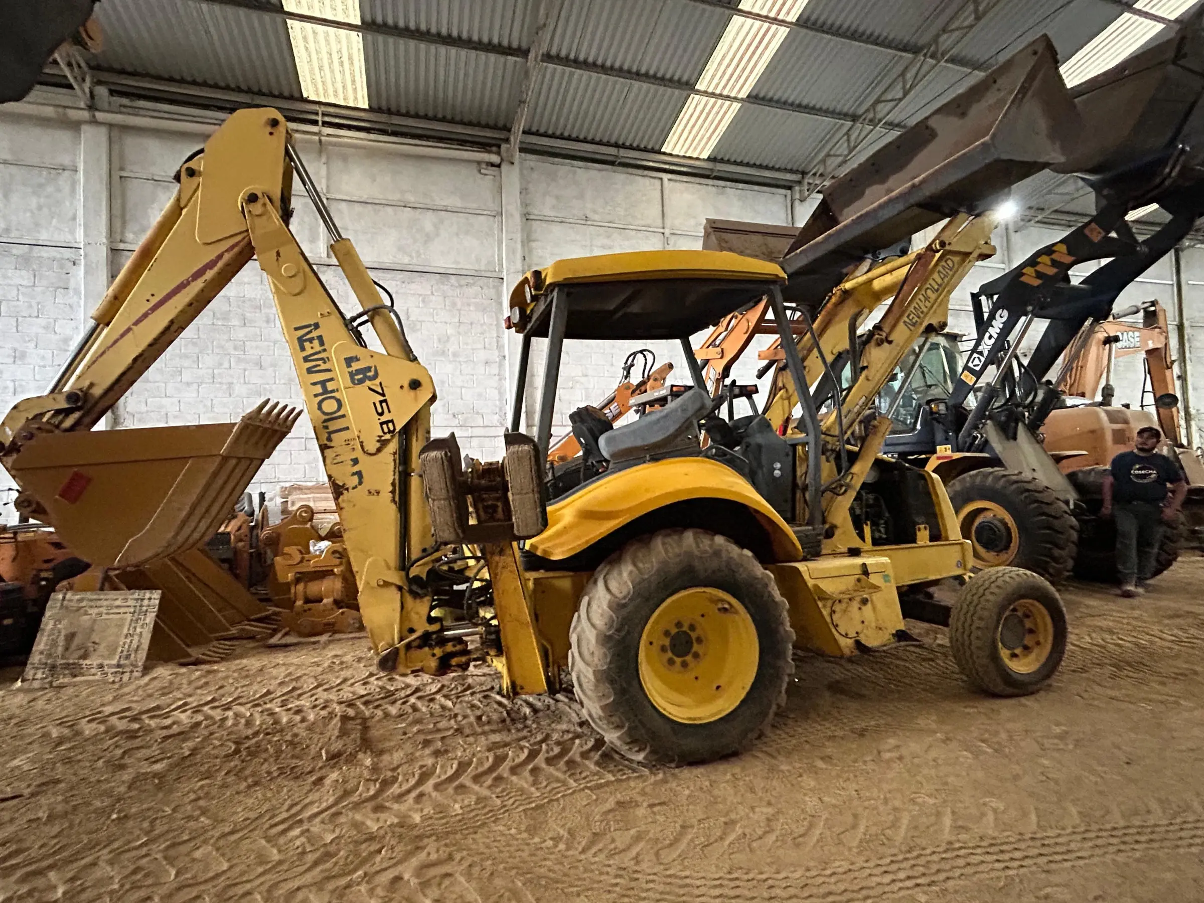 Retroexcavadora New Holland LB75B 2003